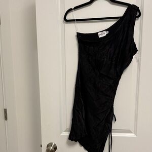 SNDYS Black One-Shoulder Dress